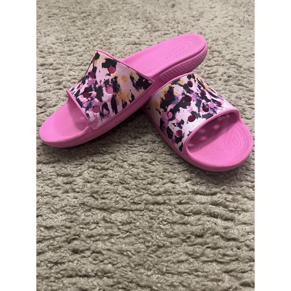 Crocs Classic Pink Tie Dye Slide Sandals Flip Flops Youth Size 5 JL47 - Picture 2 of 6
